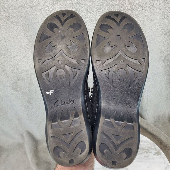 Clarks Shoes Womens Size 8 Black Leather Slip On Clogs - Picture 9 of 10